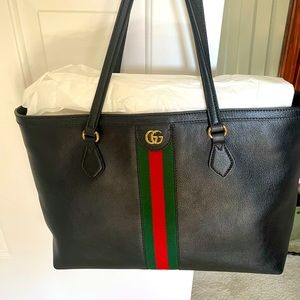 Slightly used  AUTHENTIC Gucci Tote